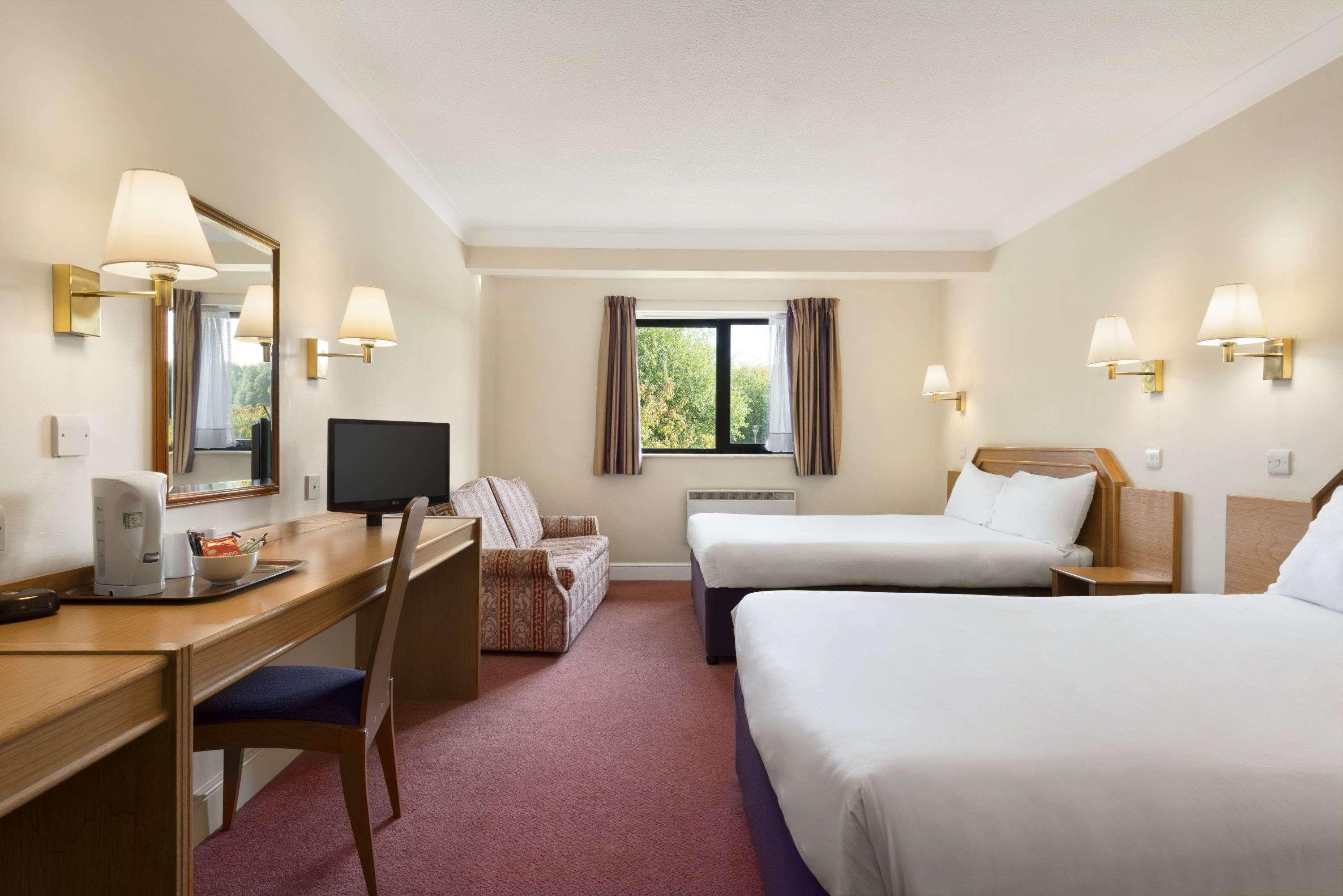 Days Inn Стаффорд Екстер'єр фото