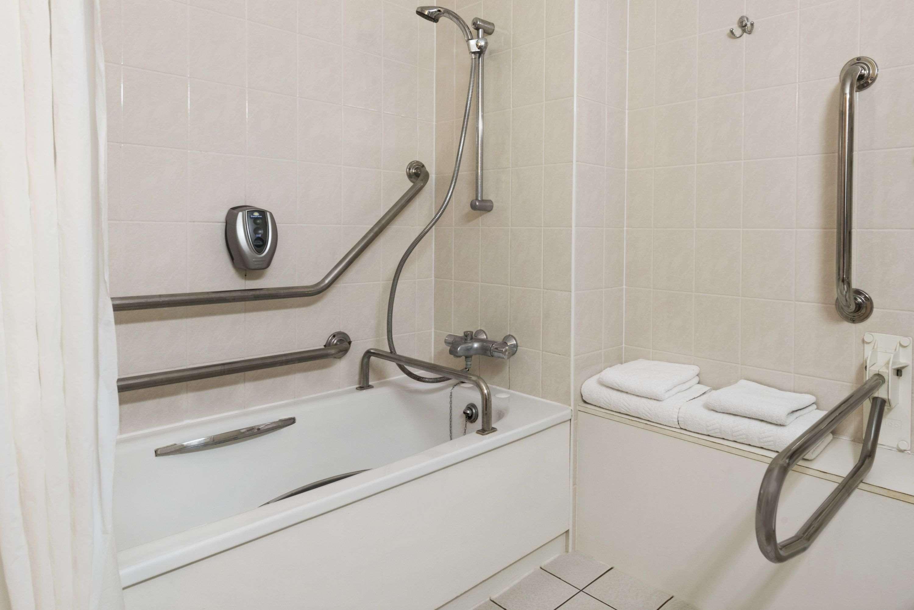 Days Inn Стаффорд Екстер'єр фото
