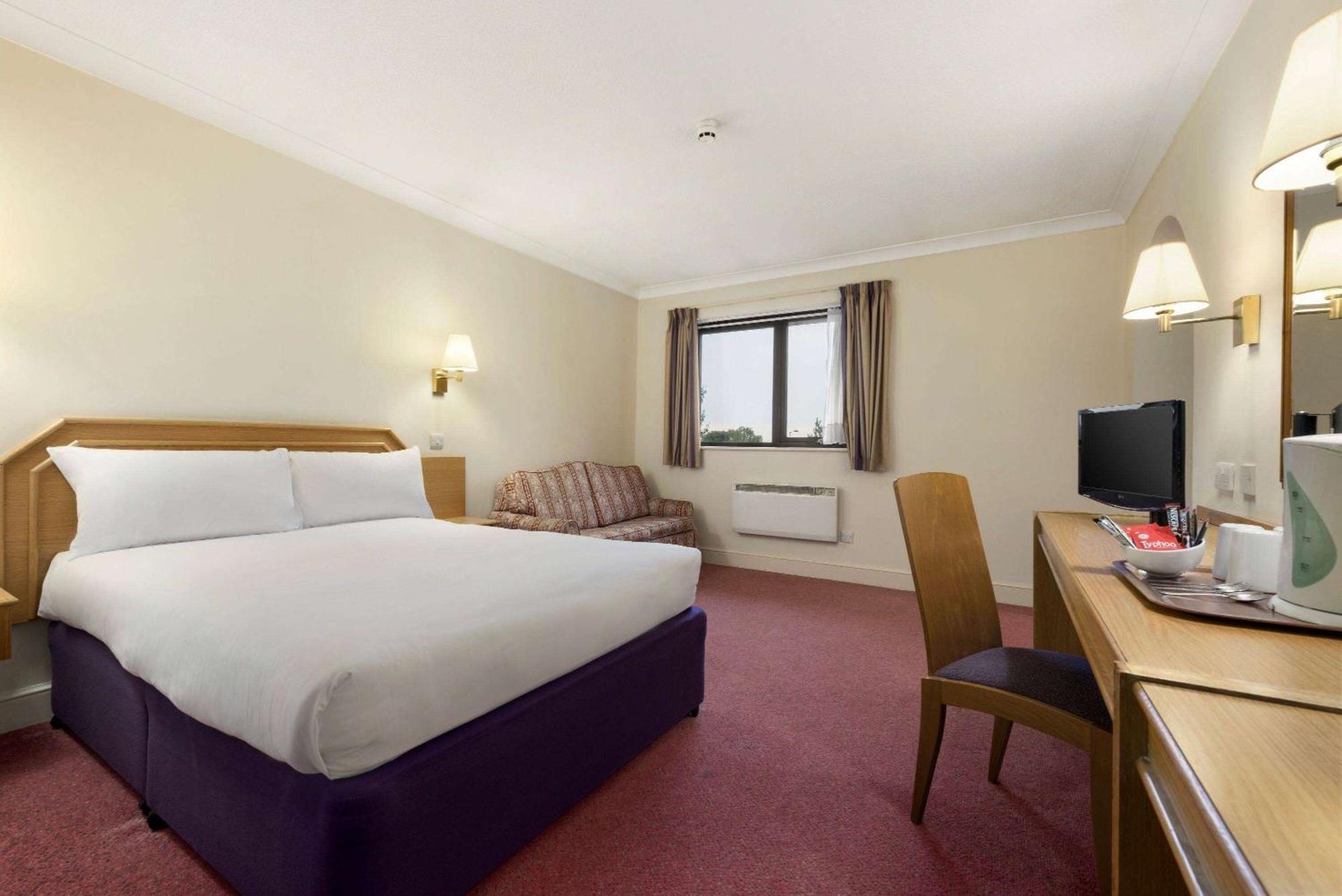 Days Inn Стаффорд Екстер'єр фото