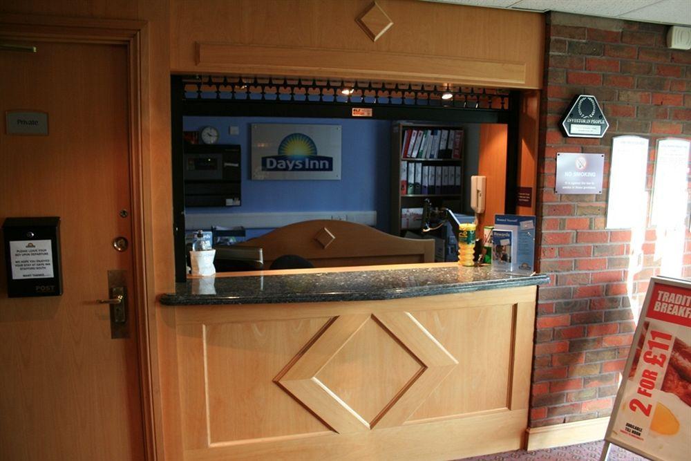 Days Inn Стаффорд Екстер'єр фото